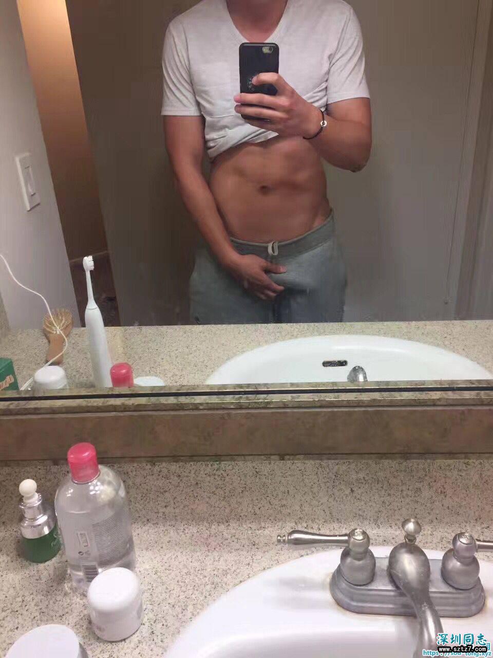 诱人的鲜肉腹肌