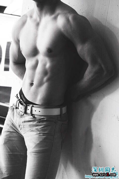 台湾筋肉帅哥的凸凸照