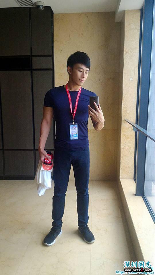 胸肌乳头诱惑，身材不错的优质萌帅