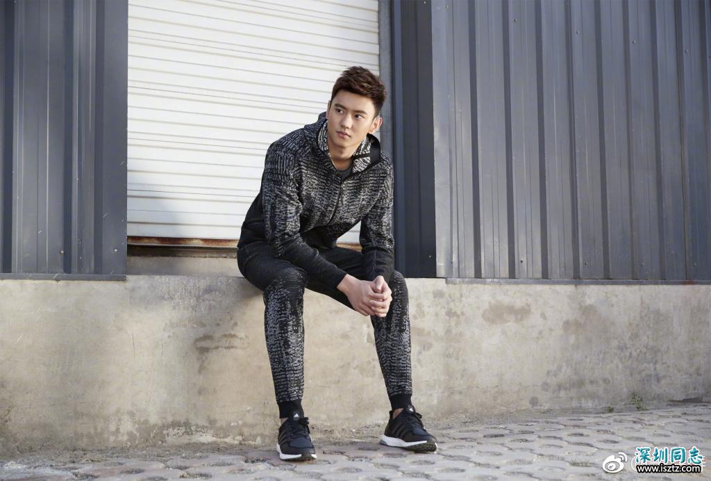 宁泽涛时尚写真帅气十足