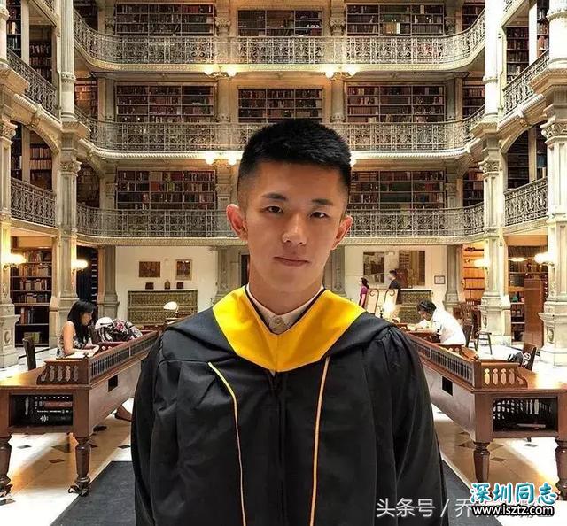 阳刚十足，攻气侧露的直男大帅哥，看着也蛮周正的