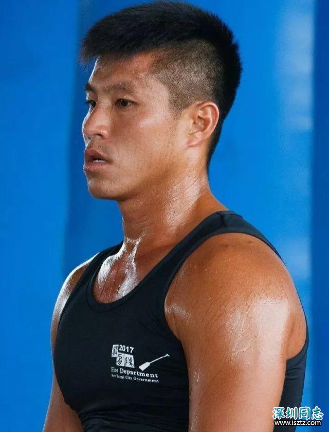 龙舟体育生的身材满屏都是男性荷尔蒙的味道